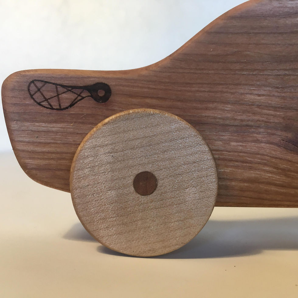 Thumbnail: Voiture en bois massif