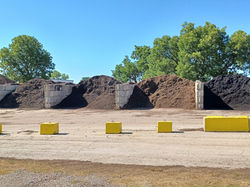 Compost pile_Dyno Dirt