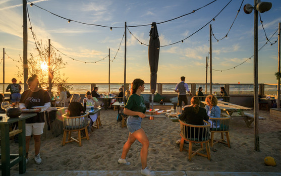 Manta Beach terras 's avonds