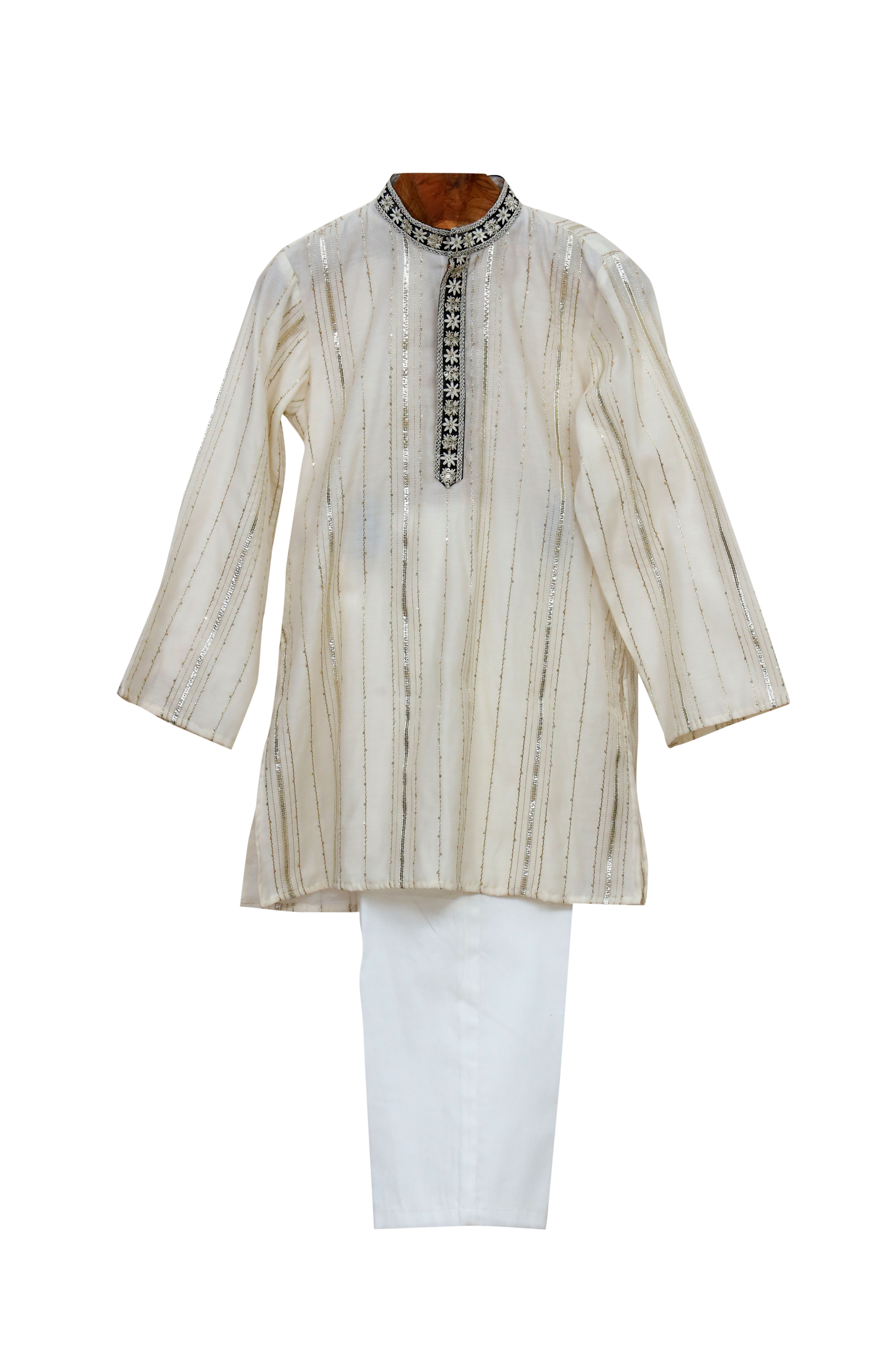 Kurta Pyjama with Black neck detailing