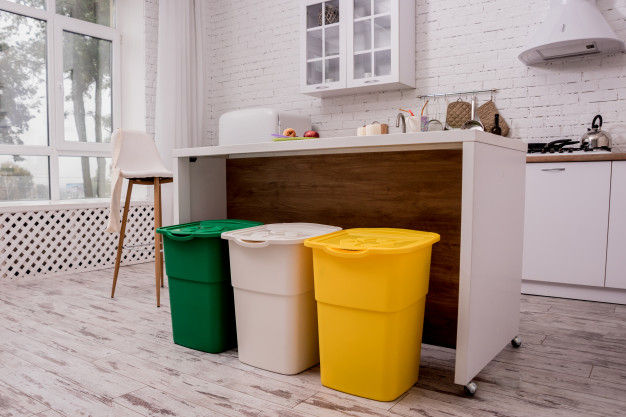 Tips para eliminar malos olores en el bote de basura