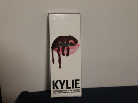 KYLIE JENNER LEO LIP KIT: FIRST IMPRESSION