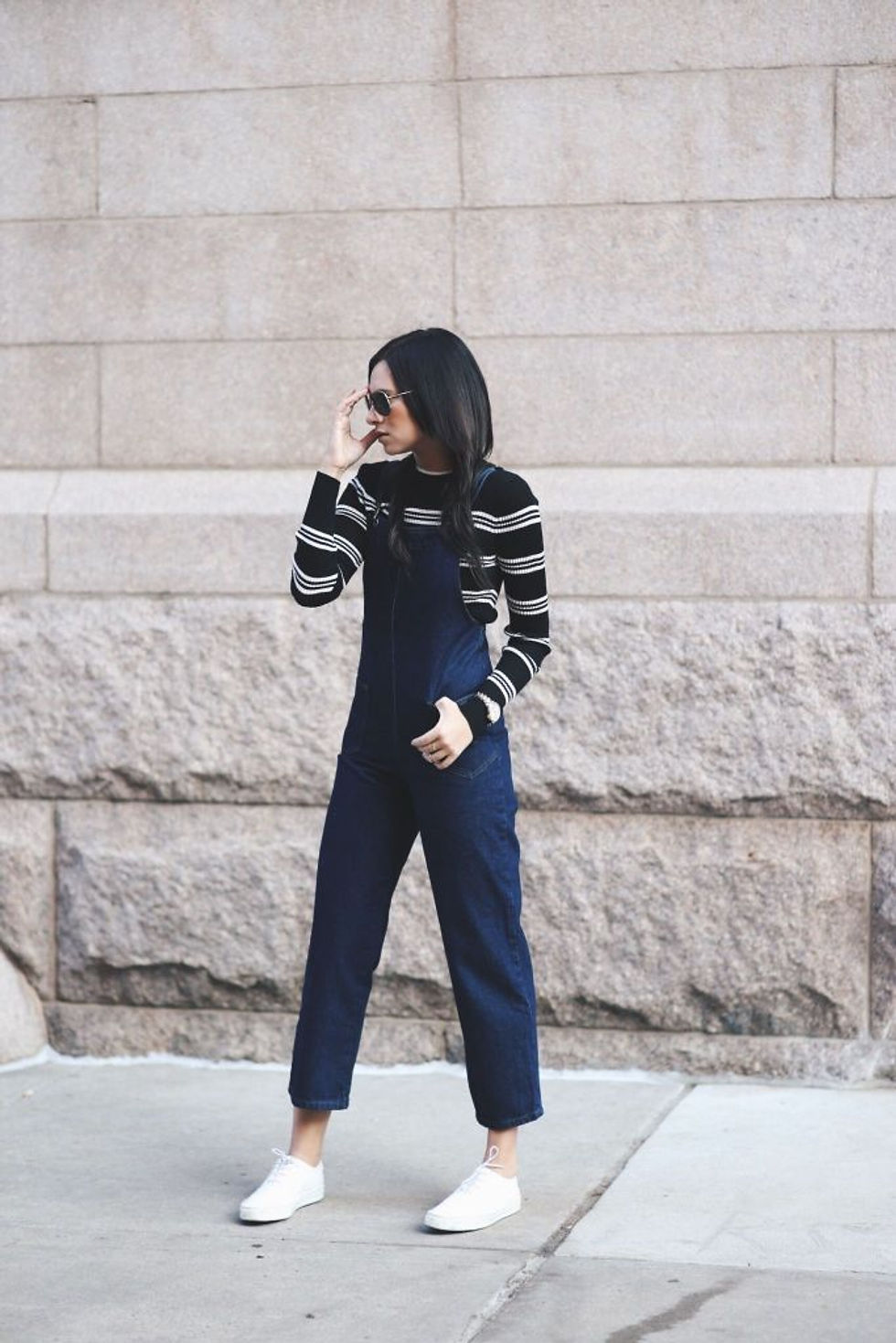 A chic & comfy way to wear overalls in the city