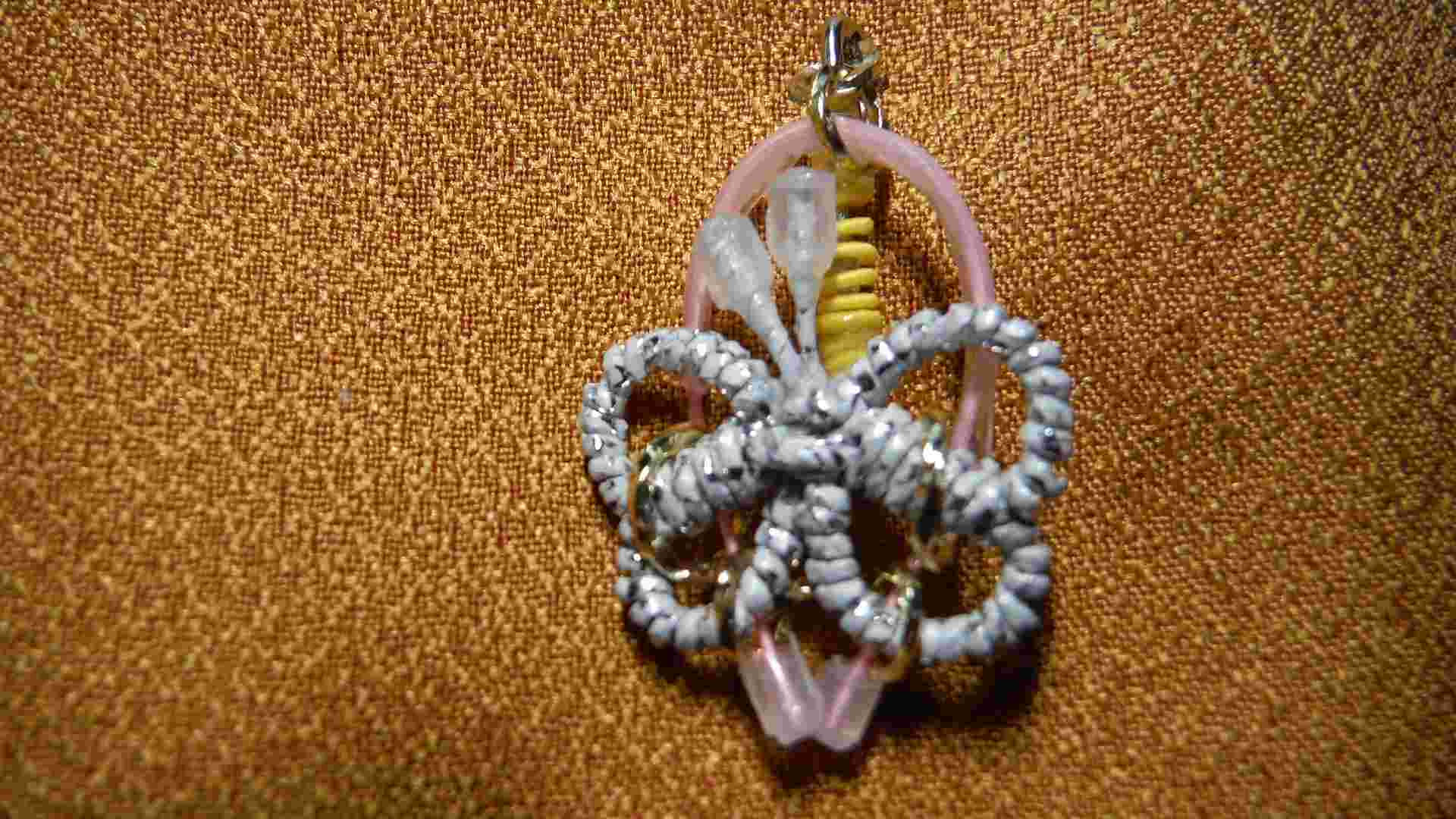 0-pieridae brooch a141