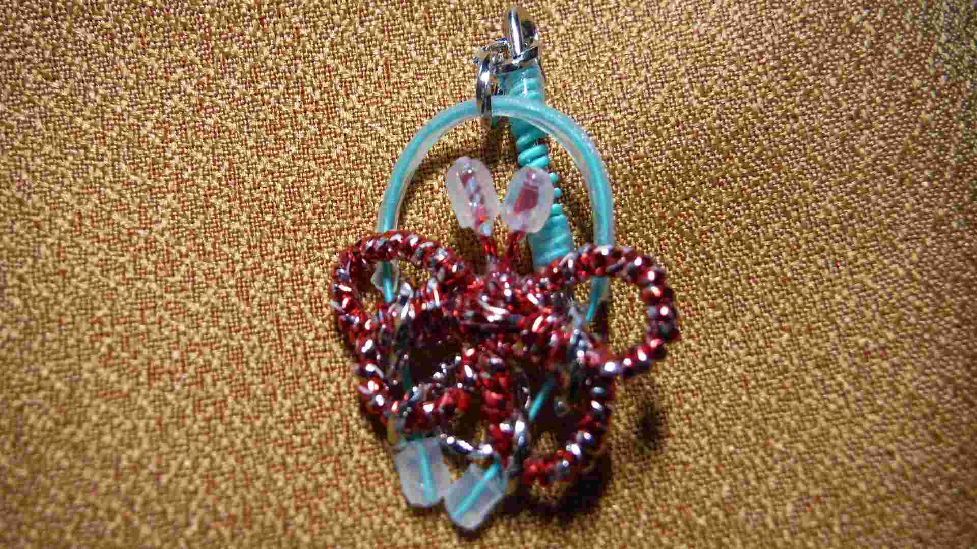 0-pieridae brooch a143