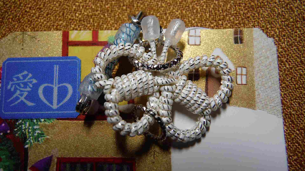 サムネイル： S-pieridae brooch a180