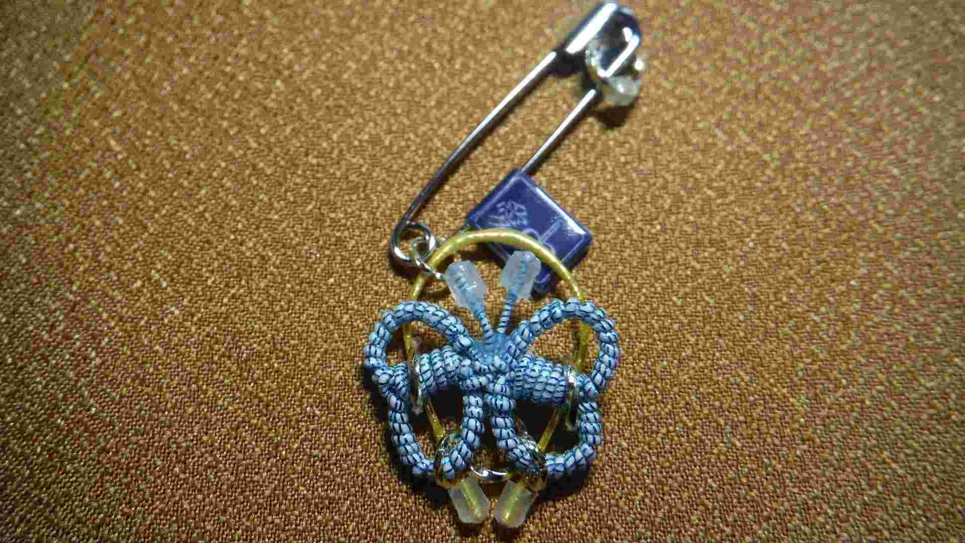 C-pieridae brooch a116