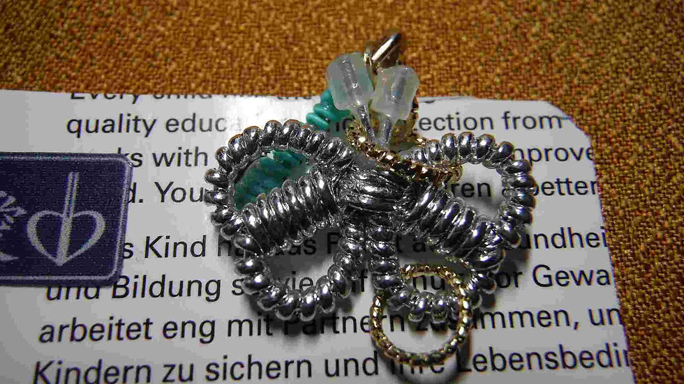 サムネイル： S-pieridae brooch a173