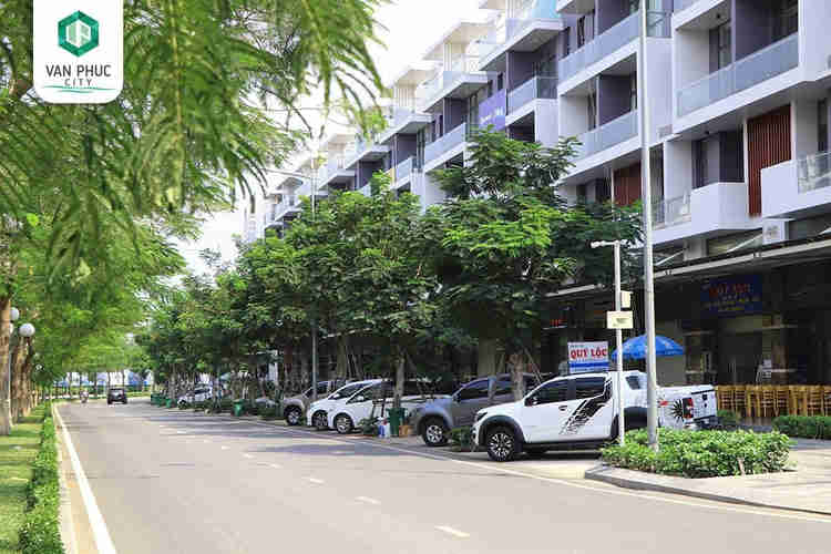 Dãy nhà phố thương mại tại Khu đô thị Vạn Phúc