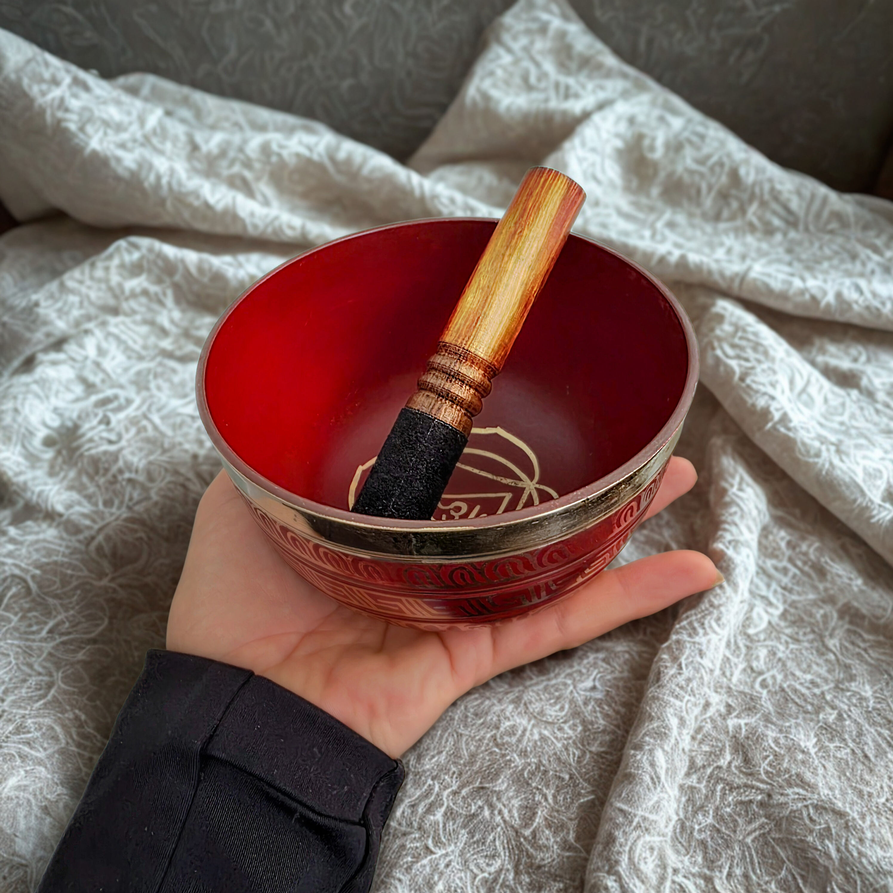 Root Chakra Singing Bowl With Pillow and Striker - 10 cm