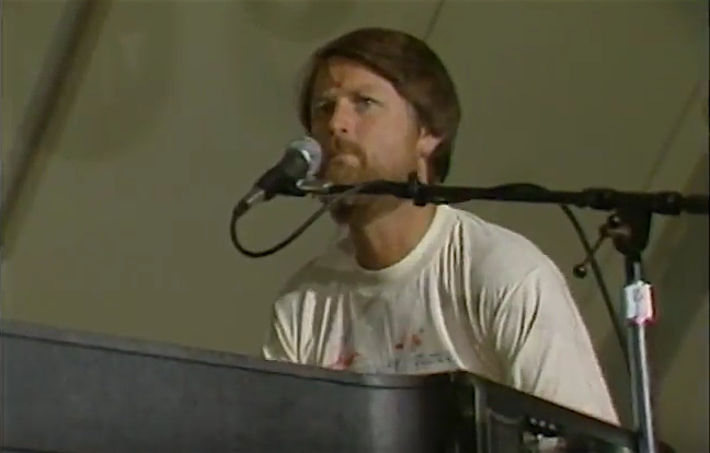 Brian Wilson all'epoca della seconda terapia Landy, 1983 (pubblico dominio)