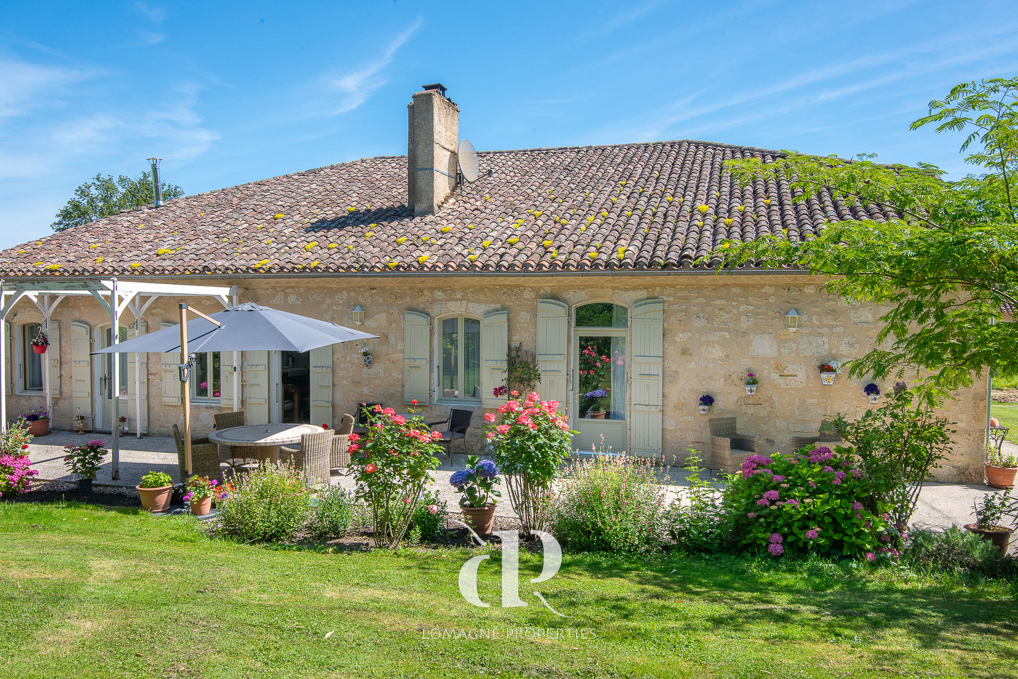 Light and Airy farmhouse with brand new pool in Occitanie, Gers (32) - Image 1