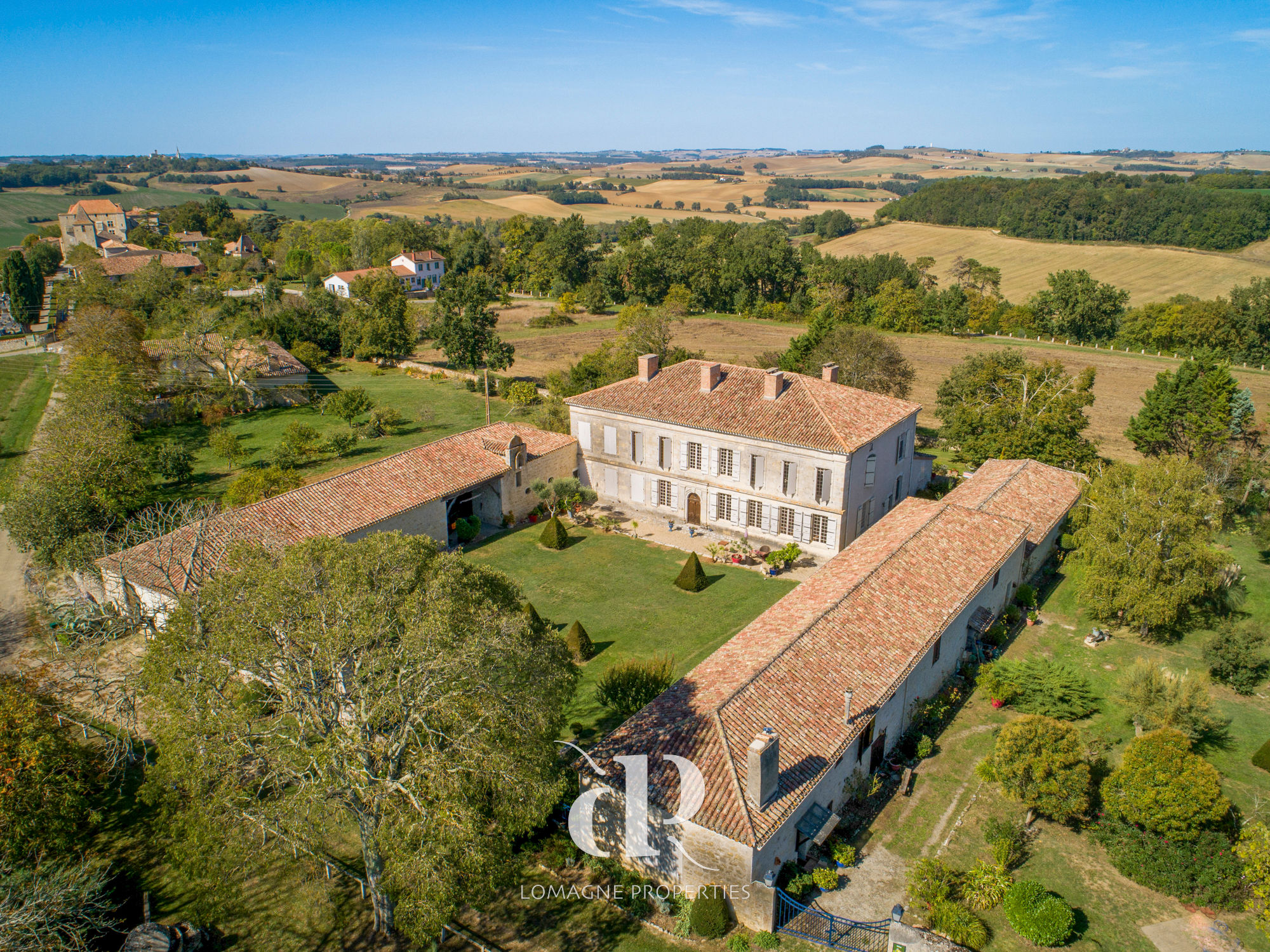 Unique Elegant 17th Century Manor House in Occitanie, Tarn-et-Garonne (82) - Image 3