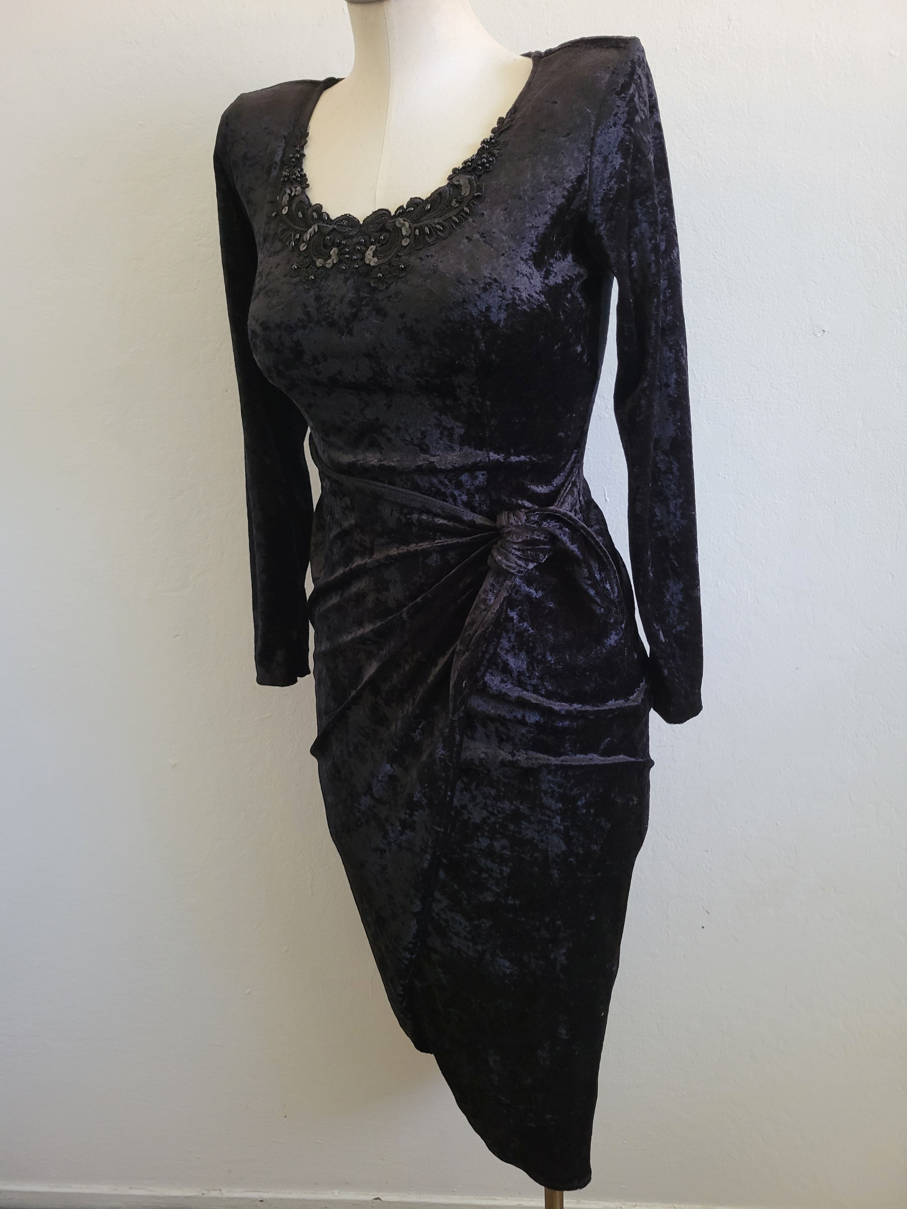 Vintage 90s Black Velvet & Lace Applique Sarong Bodycon LBD Midi Dress S/M