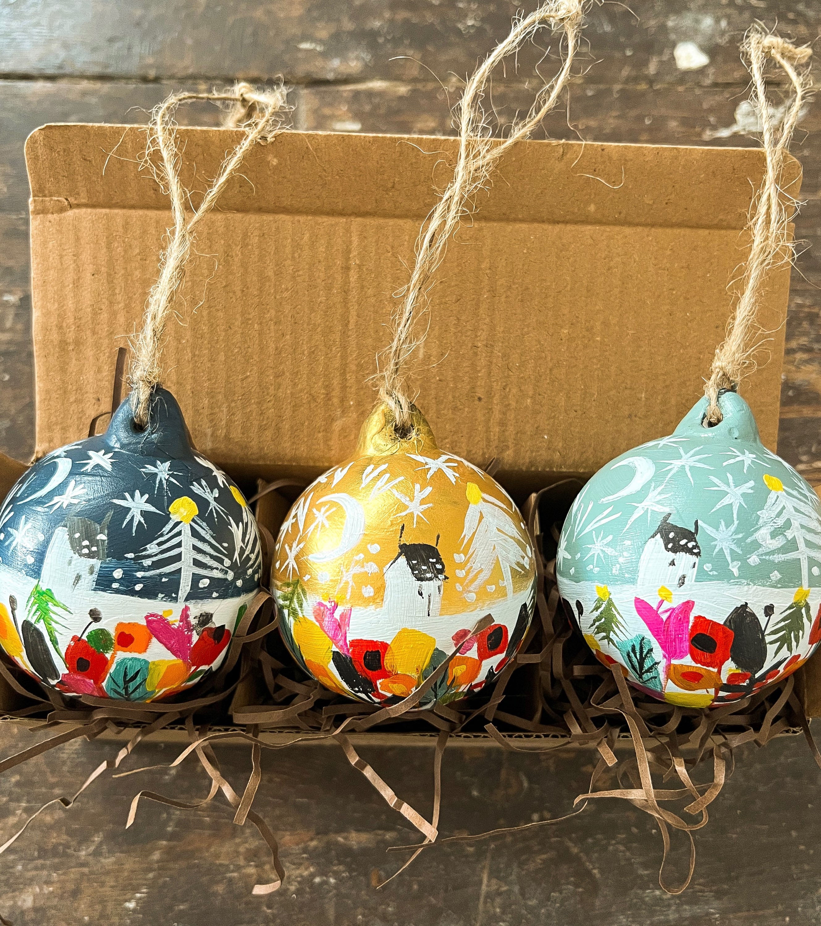 Christmas Houses Set Of Three Baubles 4/11