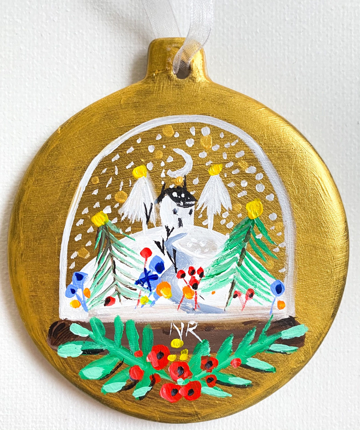 Gold Bauble Snow Globe