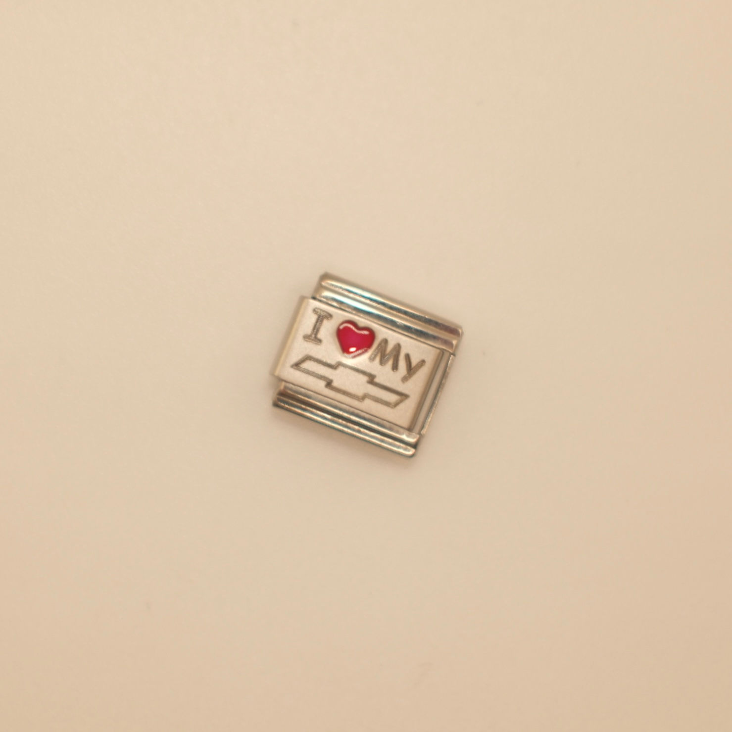 ვერცხლისფერი ჩარმი - Chevrolet