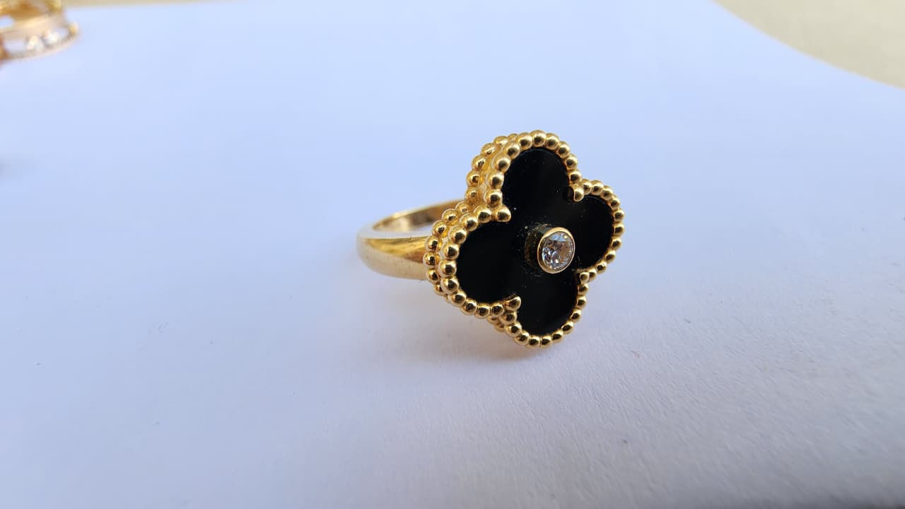 Van Cleef & Arpels Alhambra Ring 18k Gold