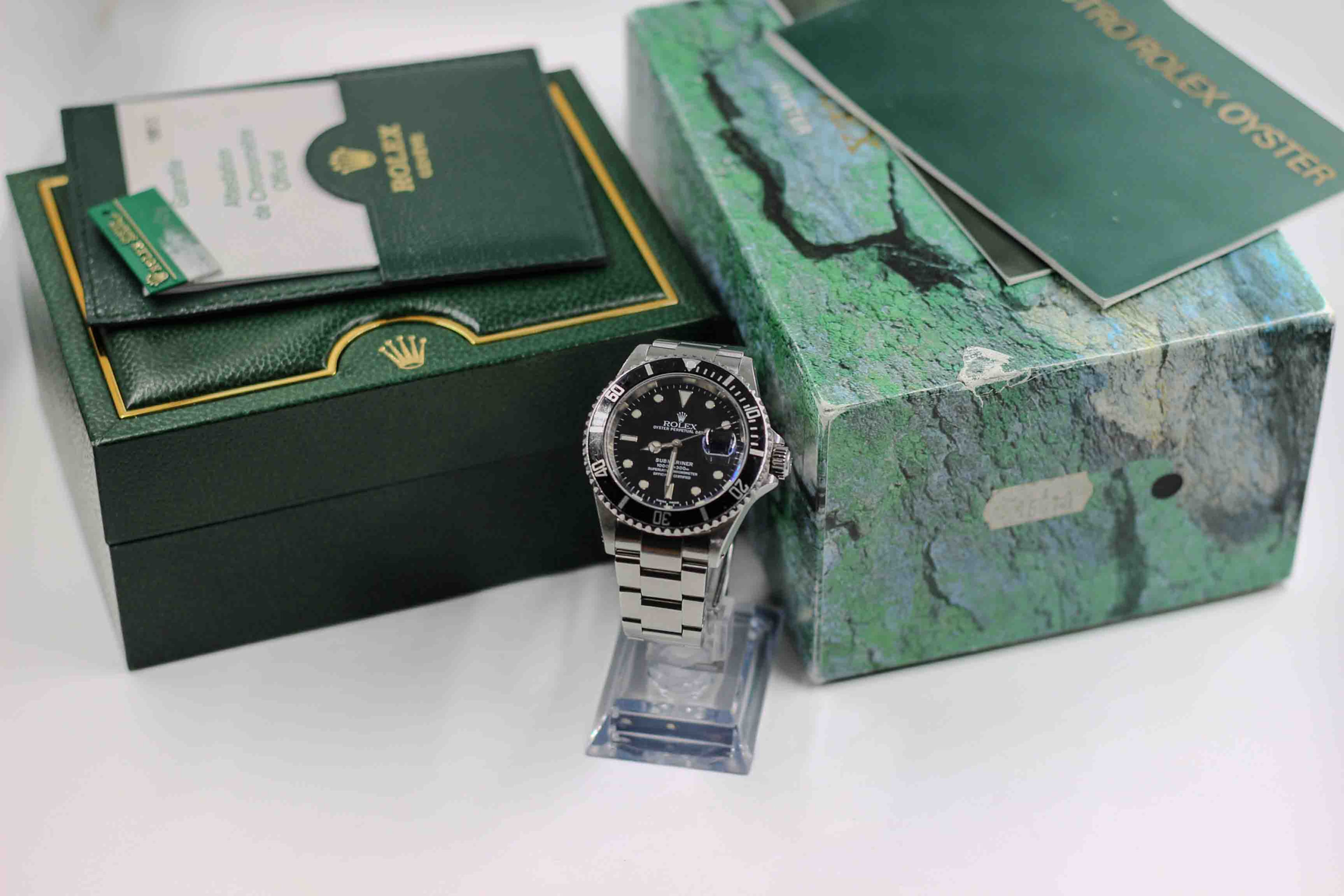 Rolex Submariner 16610 Full Set Box Papers 40mm Automatic Steel Wristwatch