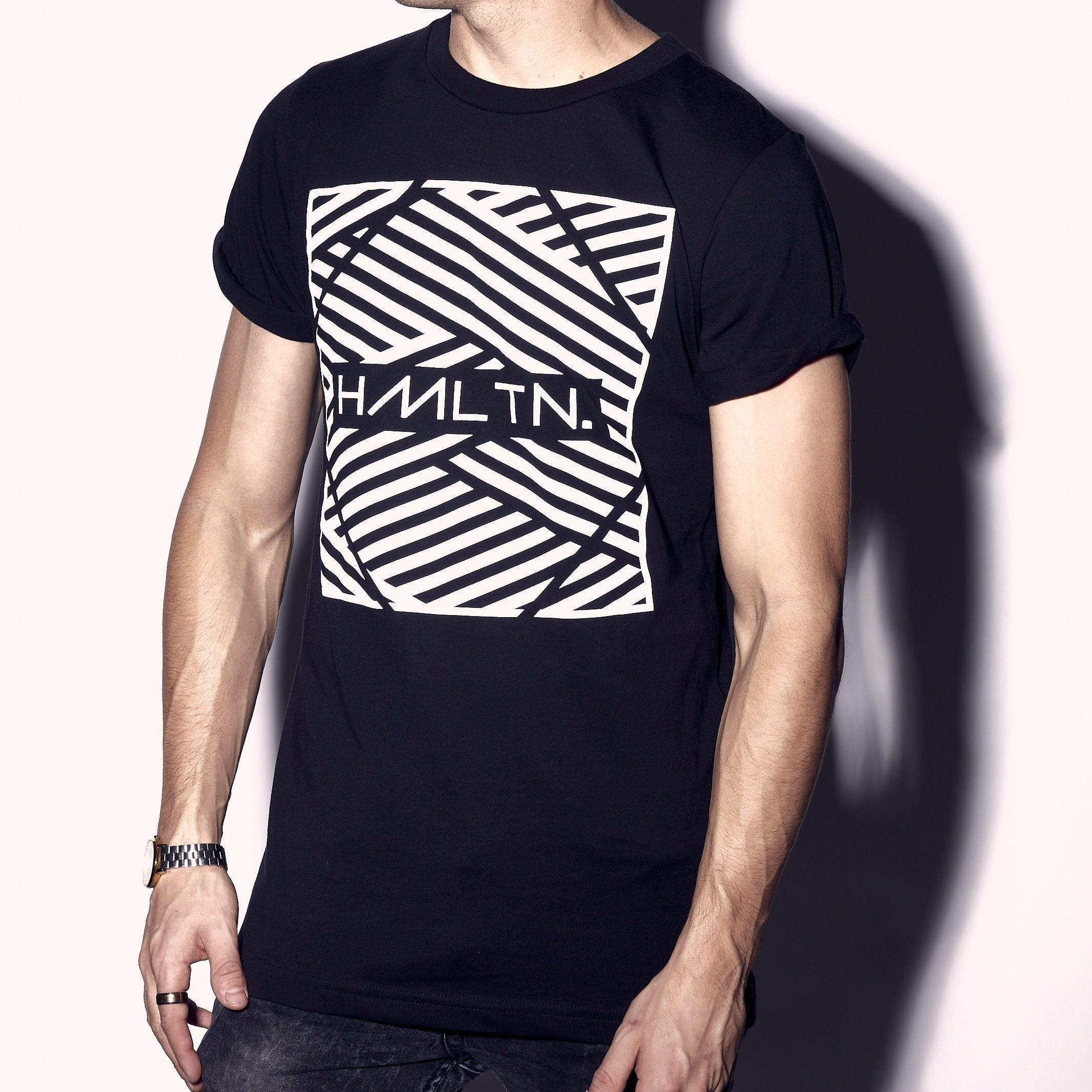 hollywood hamilton clothing zig zag rolled cuff tee black side view