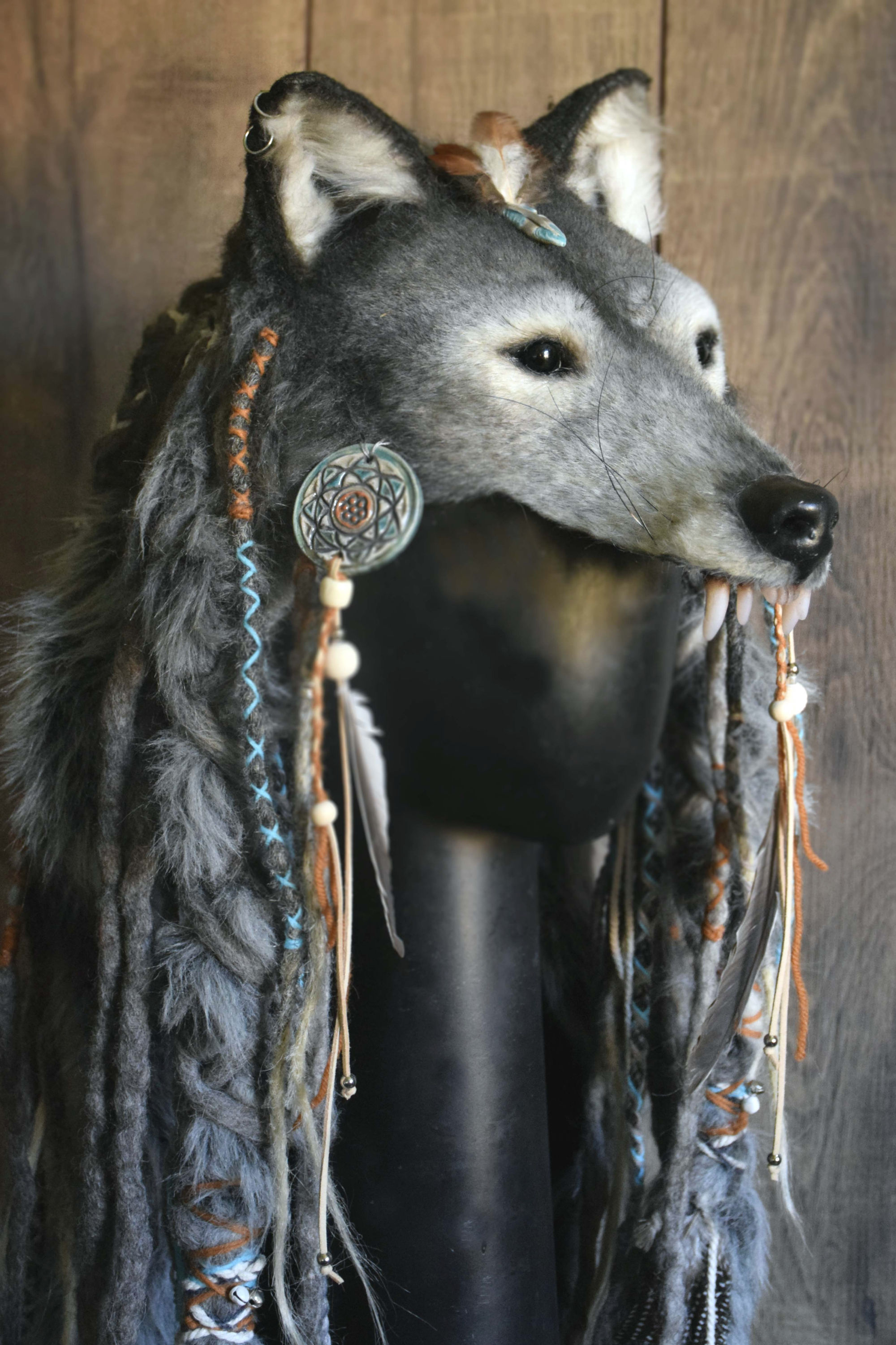 • Coiffe Loup - Plume Cendrée •