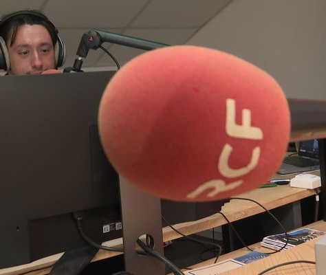 ENQUÊTE : Une onde de choc : quand l'État ébranle les radios locales"