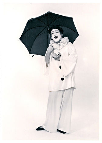 Rain or Shine - Mime - David Braddock.jpg