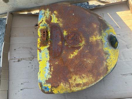 7057 Fordson Major diesel tank