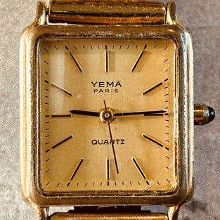 YEMA Quartz
montre horlogerie montrevintage pendule marinenationale armeedelair aviation militarywatches hautehorlogerie madeinfrance patrimoine brestamville finistere bijoux cadeau watch style