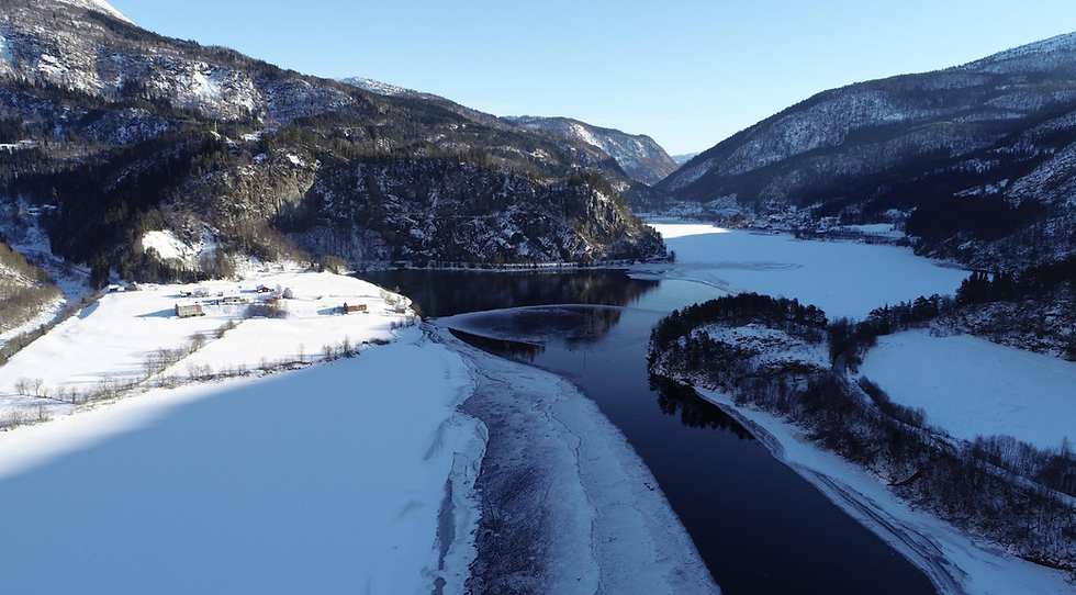 Picture of Evanger Lake, the lake that separates the Vosso River (usptream) and Bolstad River (downstream) from each other