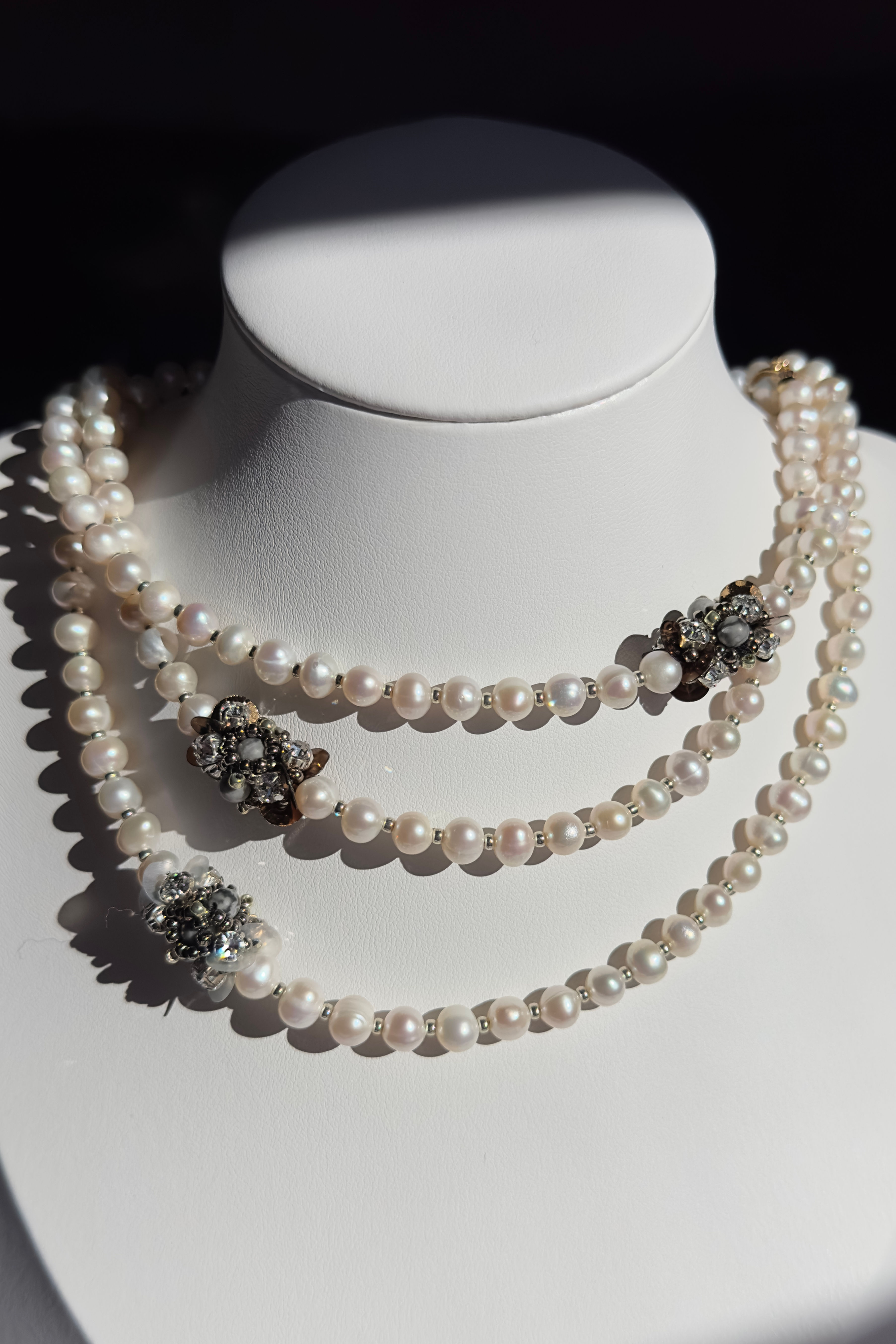 Night Banquet_ Necklace 