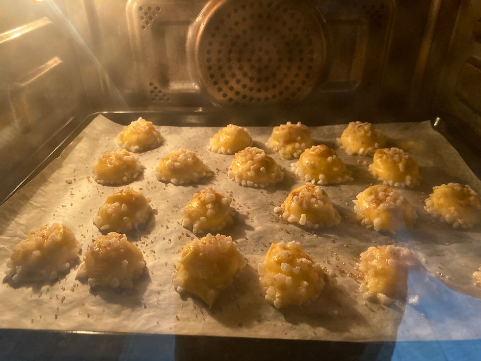 Thumbnail: Chouquettes baking in the oven