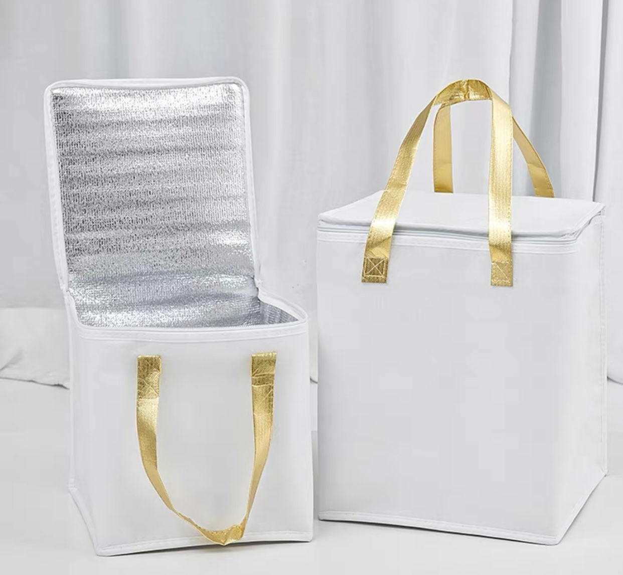 Insulated ice bag for cake transport – refundable deposit system Hong Kong