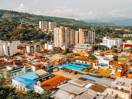 Incumplimiento de contrato en Colombia: cómo actuar si estás en EE. UU.