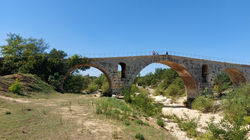 Pont Julien Bonnieux
