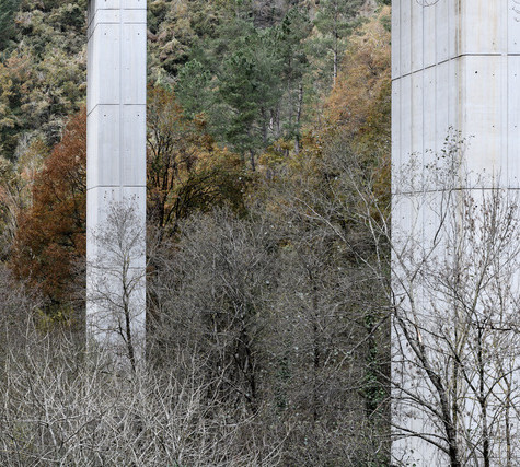 De viaductos # 5, 2018
Fotografía digital. Impresión sobre aluminio blanco con lacado de 6 capas.
110 x 165 cm
Edición de 6 + 2 P/A numeradas y firmadas por el autor
También disponible una edición de 6 + 2 P/A de 80 x 120 cm
110 x 165 cm: € 4.500 incl IVA
80 x 120 cm: € 2.400 incl IVA
