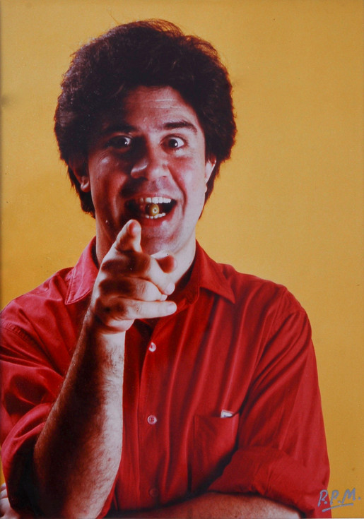 Pedro Almodóvar
1987
24 x 17 cm
Fotografía original firmada
2.000 € (IVA incluído)