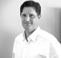 Erik Enecker_img_edited.jpg