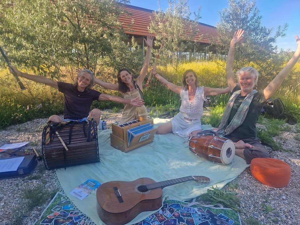 Studio: Mantra's zingen