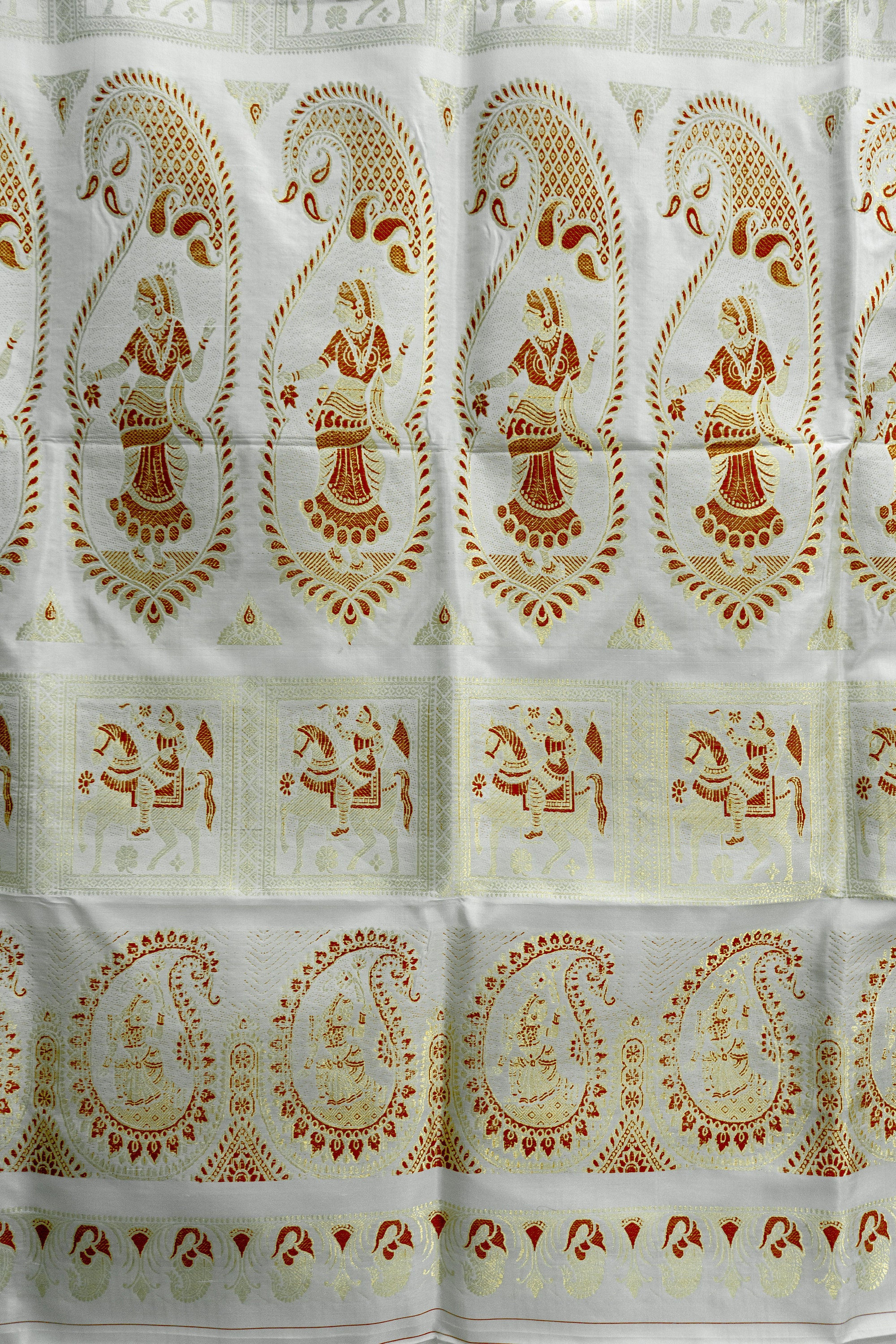 Govt of India silk mark- Bengali Handloom Bishnupuri Swarnachri Red Whitesari