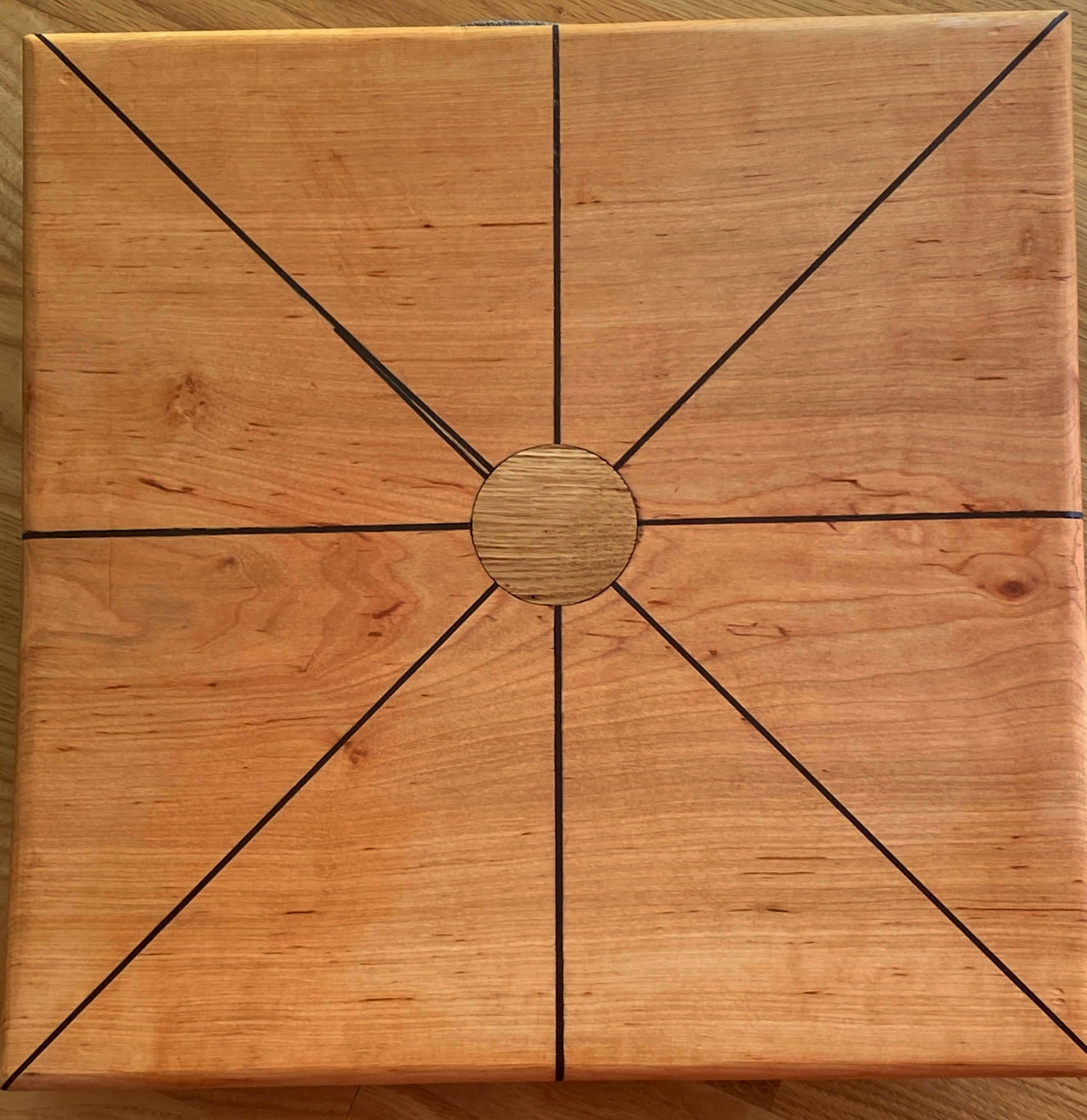 Deska drewniana do krojenia NAJWIĘKSZA - olcha - 40 cm x 40 cm x 28 mm