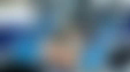 Gripper em nylon detectável por metal tratado com PostPro SF100 Vapor Smoothing no manuseio de salmão