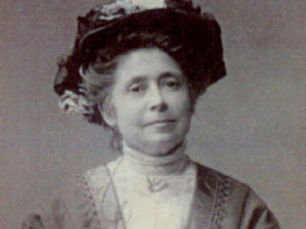 경복궁에 트리가 처음 켜진 날 / 한보람