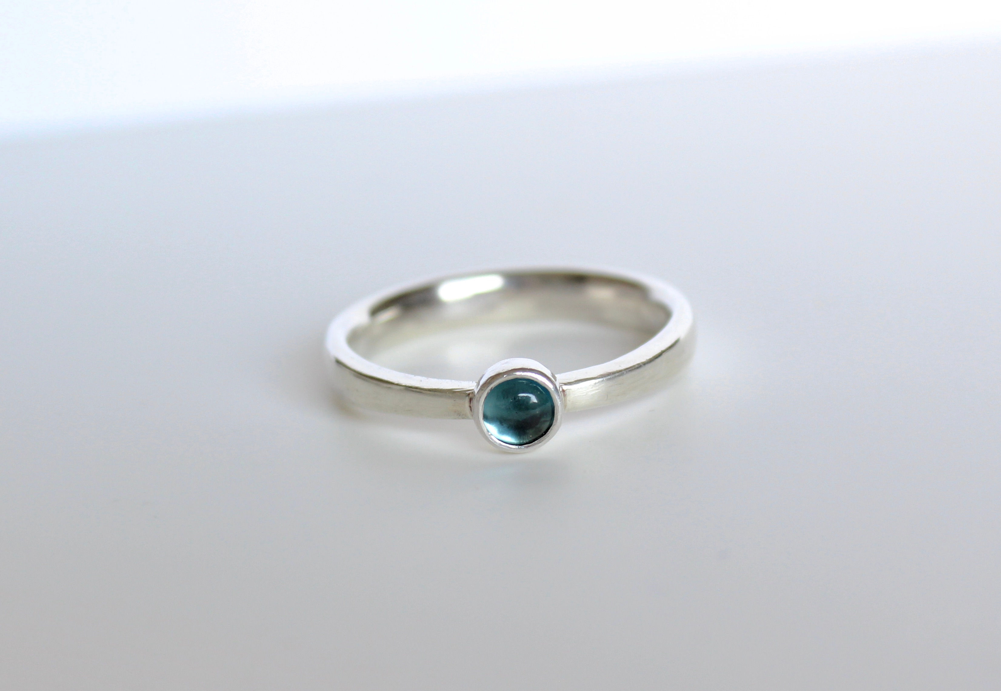 Zilveren topaas ring