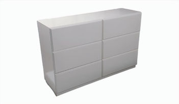 Cómoda laqueada con cajones con correderas telescópicas, producto a medida