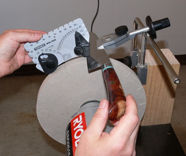 What is the right angle for the blade on my knife?