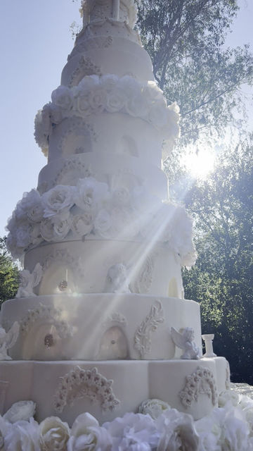 Thumbnail: Fake cakes Wedding Cake Queen Marya