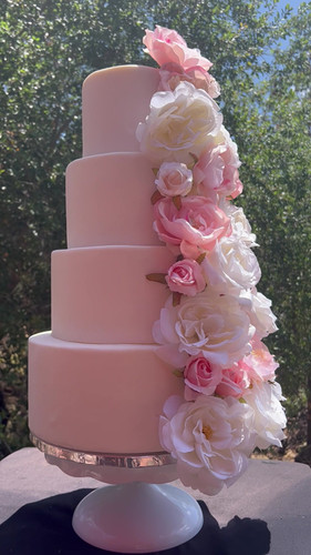 wedding cakes faux cakes fake cakes Bella store wedding