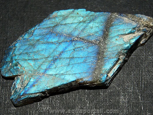 labradorite-pierre.jpeg