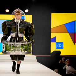 Avant_Garde_catwalk_web.jpeg